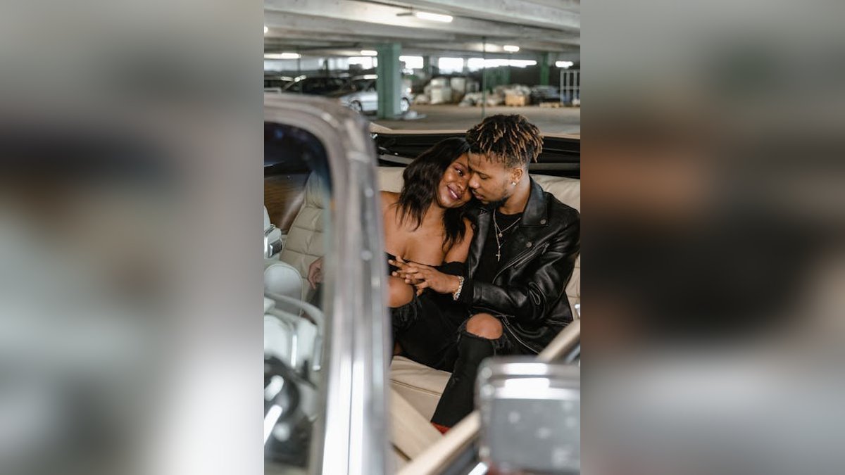 Celebrity Relationships: Who's Dating Who